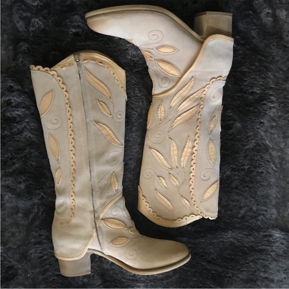 Sundance Appliquéd Birch Leaf Boots, EUC, 9 - Picture 9 of 10